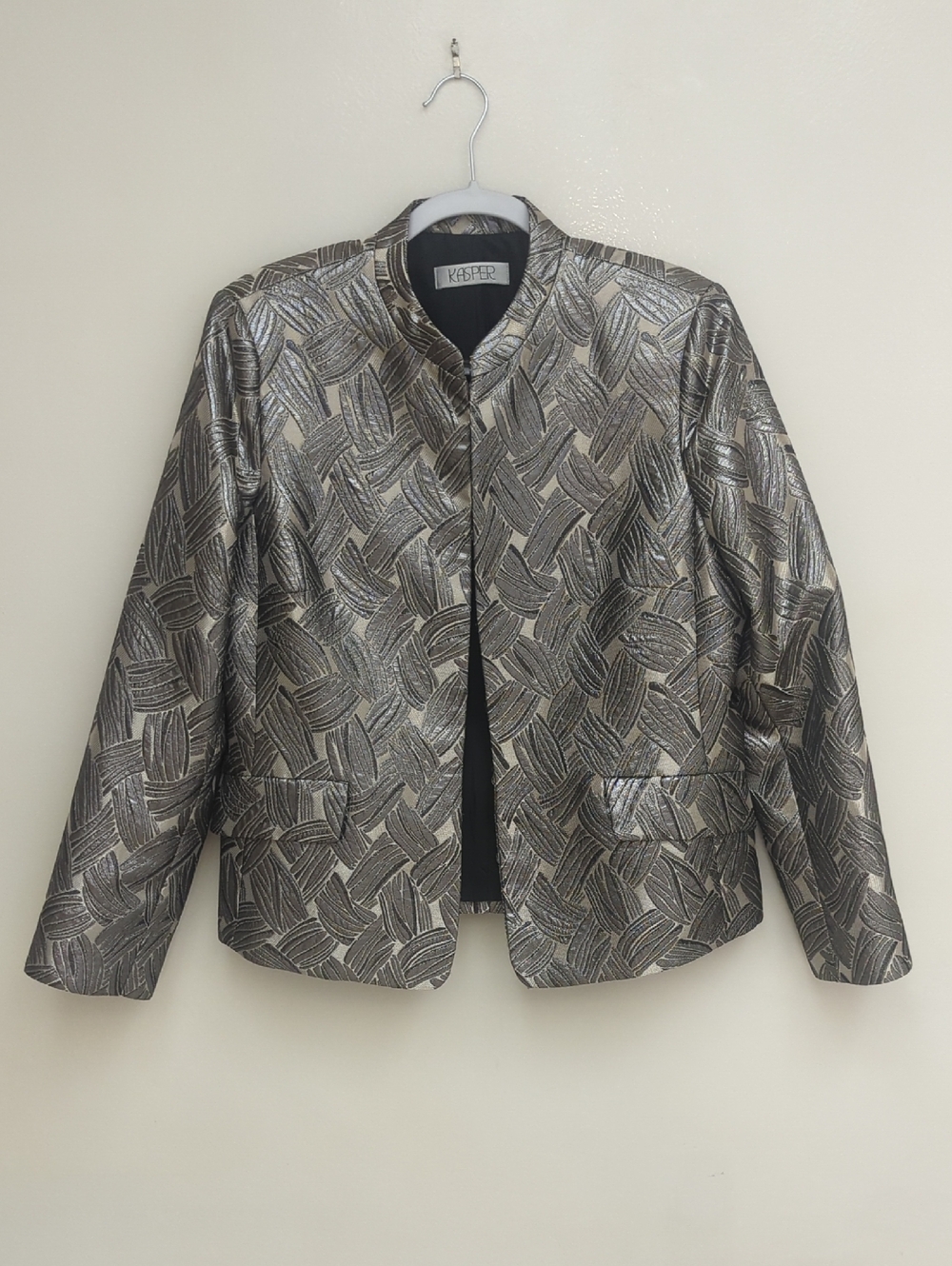 Beautiful Taupe&Silver Kasper Jacket